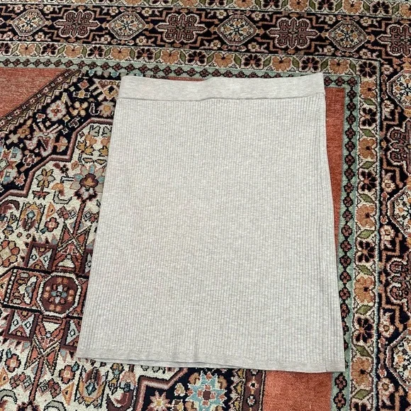Aritzia Wilfred Reso ribbed knit mini skirt beige stretch Sz Medium - Picture 11 of 11